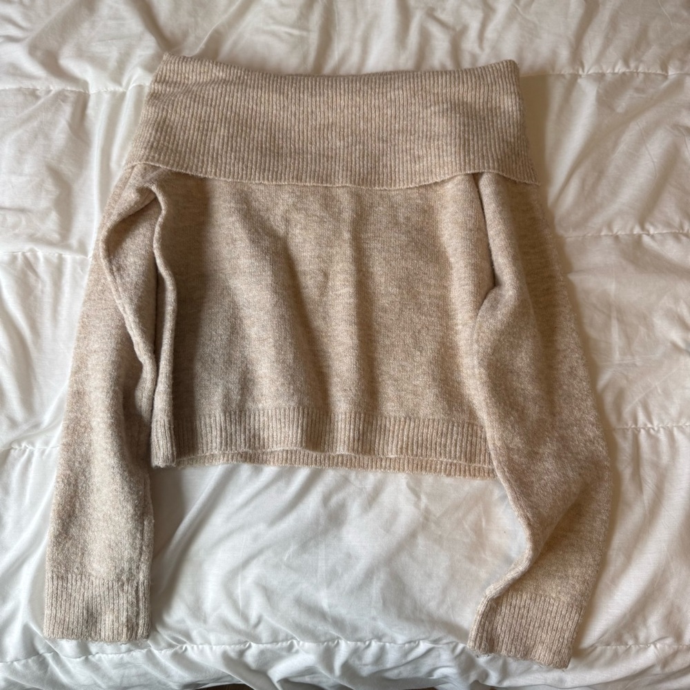 american eagle off the shoulder sweater